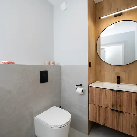 Apartman Manufaktura - 76m2, Parking, Aircon - By Rentujemy