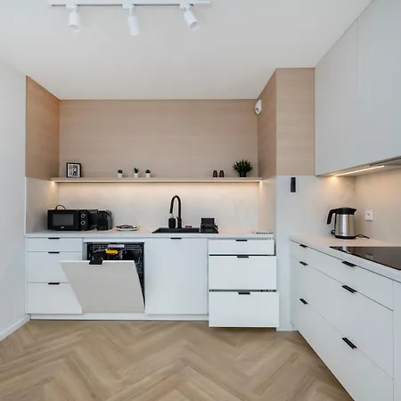 Manufaktura - 76m2, Parking, Aircon - By Rentujemy