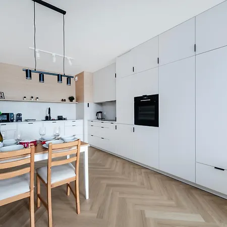 Manufaktura - 76m2, Parking, Aircon - By Rentujemy Łódź