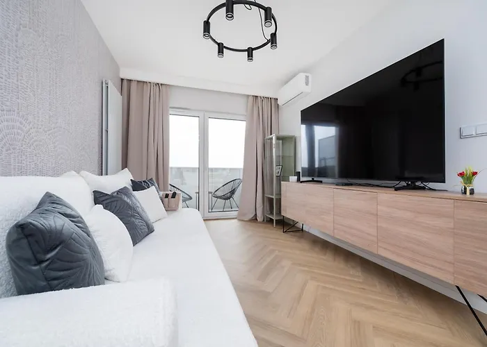 شقة Manufaktura - 76m2, Parking, Aircon - By Rentujemy *