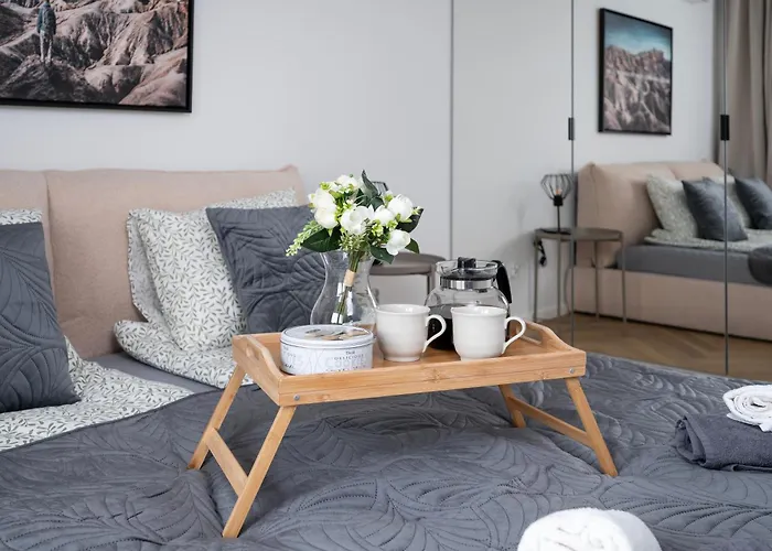 شقة Manufaktura - 76m2, Parking, Aircon - By Rentujemy *