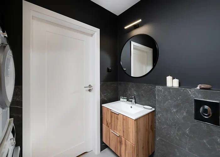 Manufaktura - 76m2, Parking, Aircon - By Rentujemy شقة *