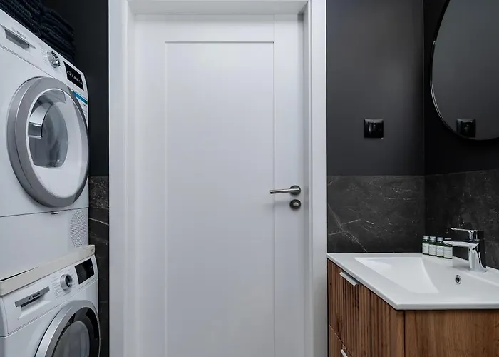 شقة Manufaktura - 76m2, Parking, Aircon - By Rentujemy *