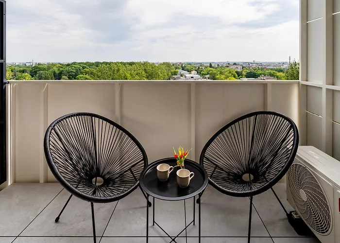 Manufaktura - 76m2, Parking, Aircon - By Rentujemy شقة