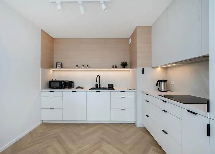 Manufaktura - 76m2, Parking, Aircon - By Rentujemy شقة *